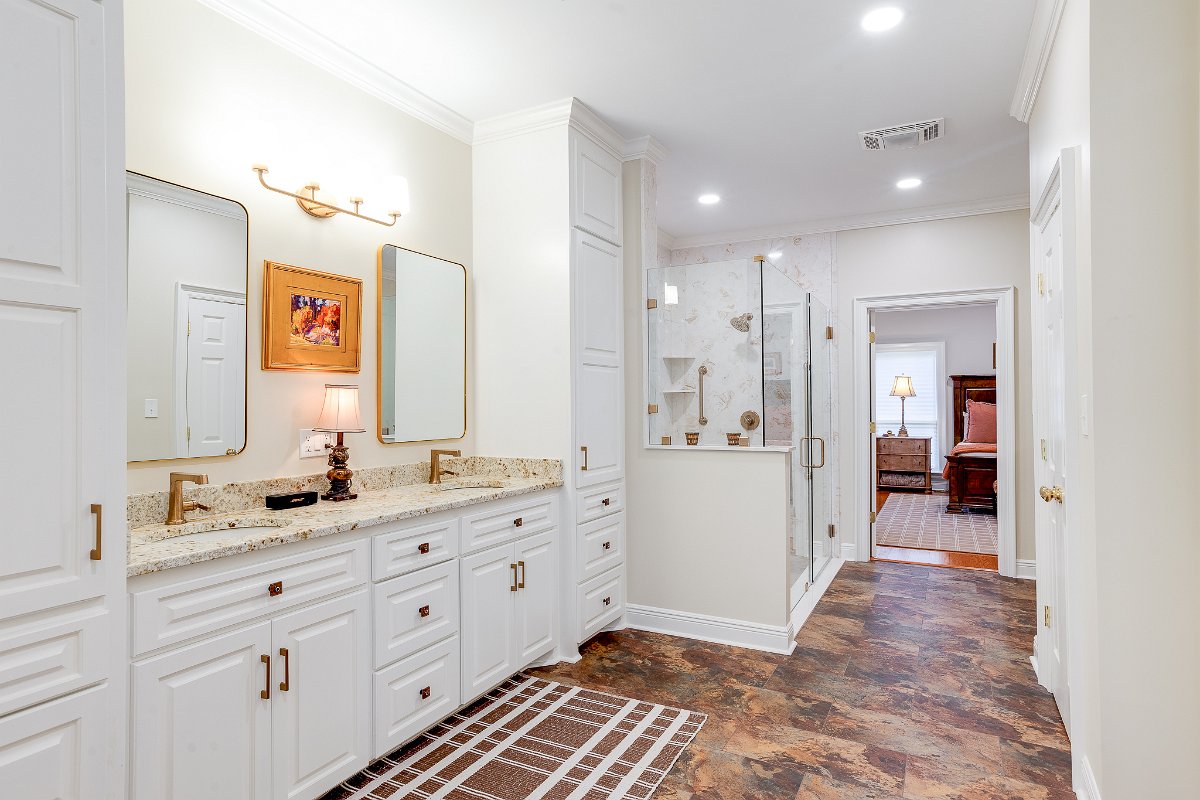 Master Bathroom2